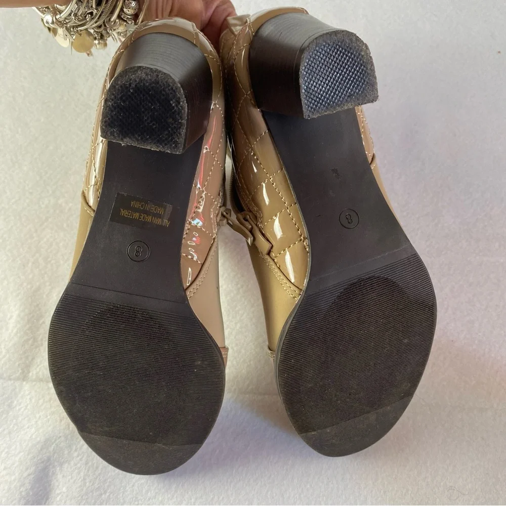 Tan Quilted Ankle Boots Sz 8 with side zipper 2” heel Comfortable Casual Dressy